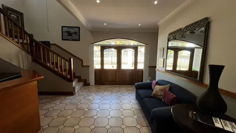 33 Georgian Cres, Bryanston